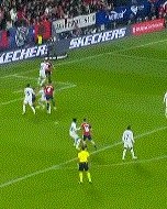 v体育-【西甲】莱万+皮克染红 10人巴萨客场连进2球逆转胜